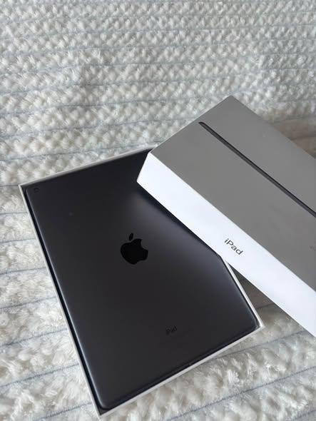 IPAD 9TH GEN 64GB STRONG BATTERY photo 2