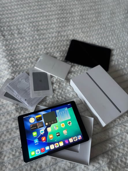 IPAD 9TH GEN 64GB STRONG BATTERY photo 1