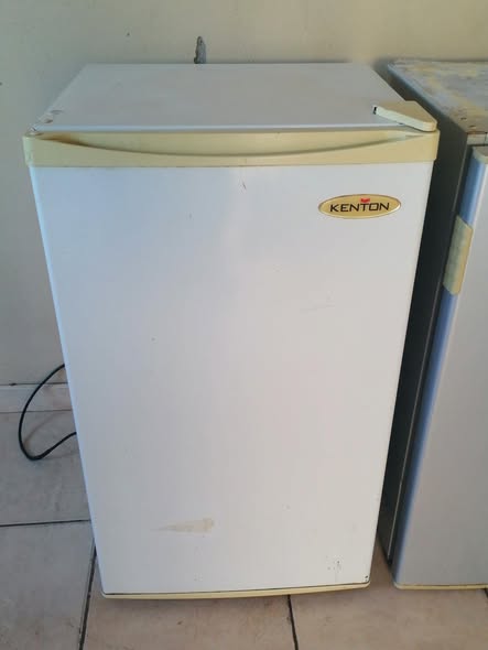 KENTON mini bar fridge photo 1