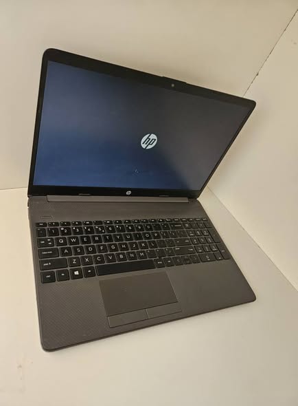 HP 250 G8AMD RYZEN 3 photo 1