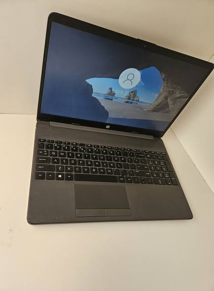 HP 250 G8AMD RYZEN 3 photo 2