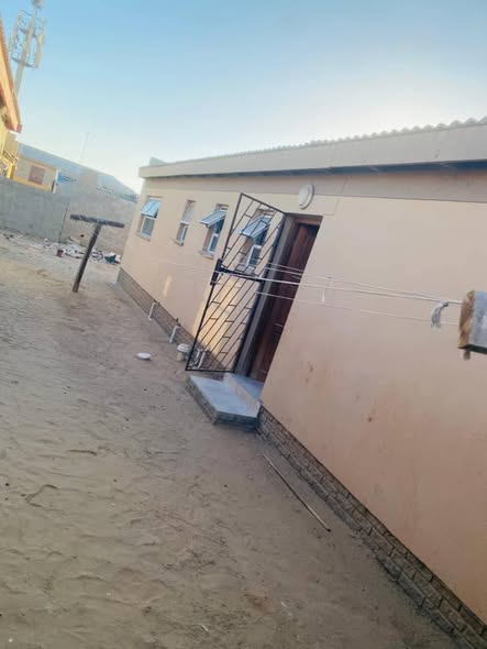 FLAT FOR SALE IN WALVIS BAY photo 1
