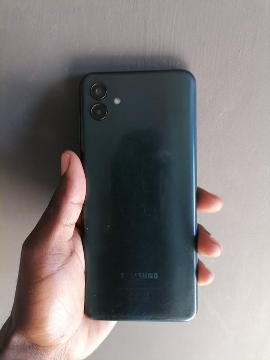 Samsung A04 photo 1