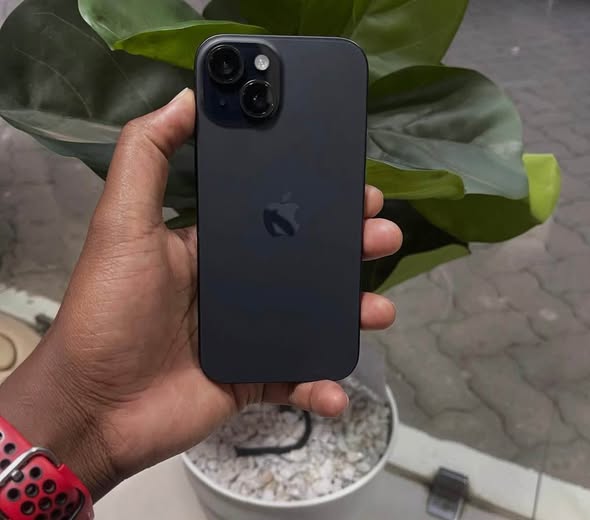 iPhone 15 photo 1