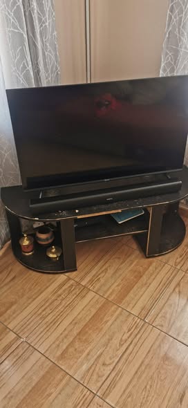Hisense smart tv 43 inch photo 2