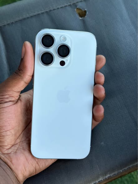 iPhone 16 pro photo 1