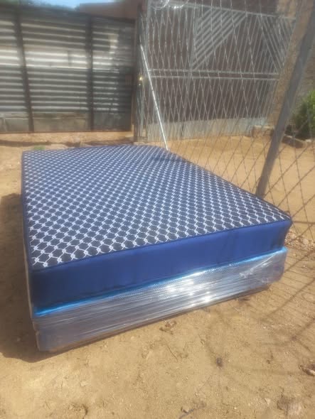 Beds, double beds and queen size photo 1