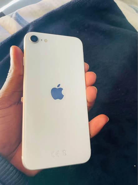 iPhone SE photo 3