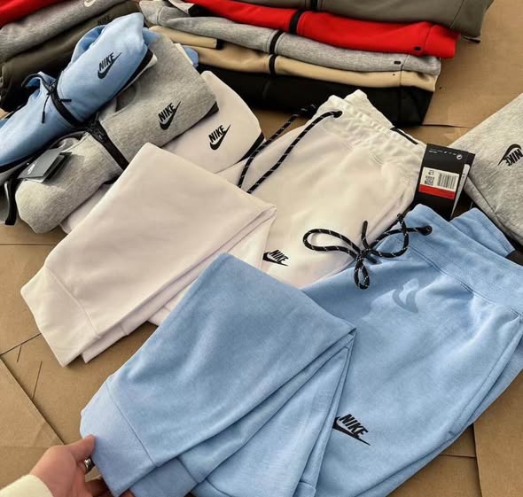 Nike tracksuit photo 3