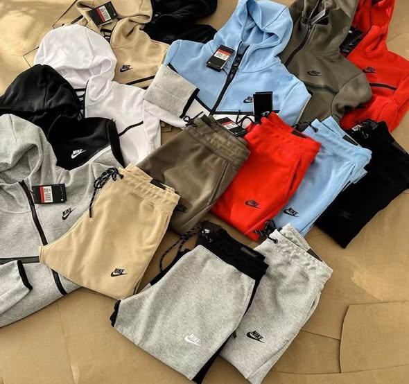 Nike tracksuit photo 4