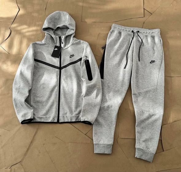 Nike tracksuit photo 5