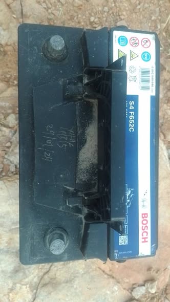 Car battery photo 1