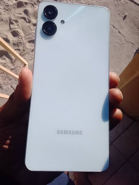 Samsung A06 photo 2