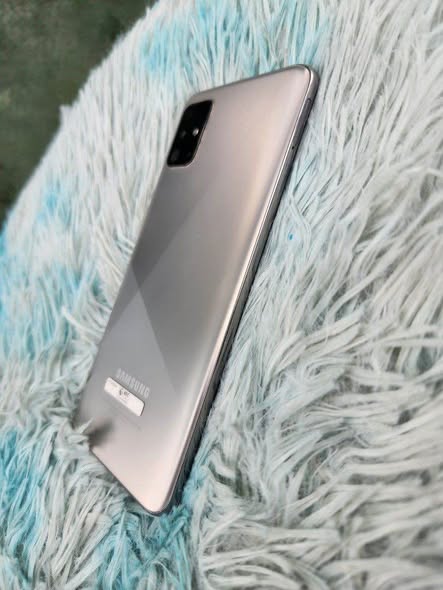Samsung Galaxy s20 fe 128gb photo 4