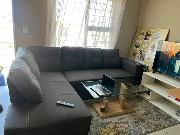 6 Seater L-Shaped Couch photo 2