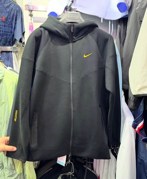 Nike tracksuit photo 4