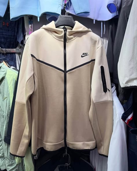Nike tracksuit photo 2