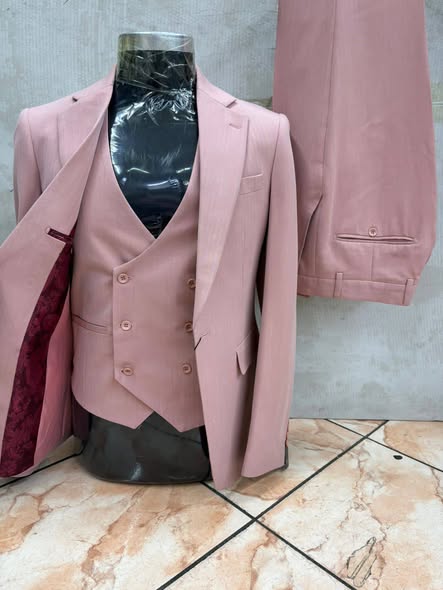 Suit with Tulisha photo 4