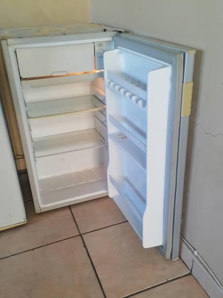 Mini fridge photo 2