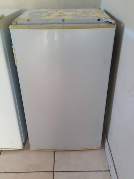 Mini fridge photo 1
