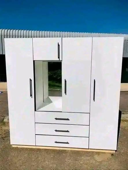 Kitchen units and wardrobes photo 3
