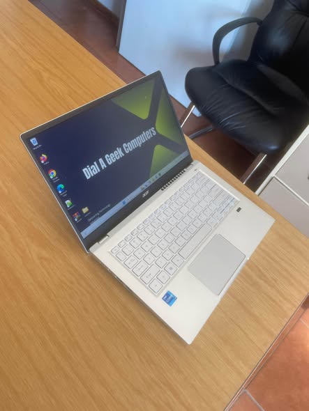 Acer Laptop photo 3