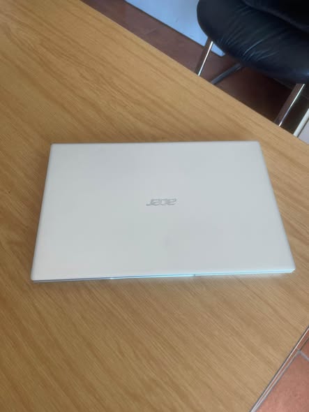 Acer Laptop photo 4