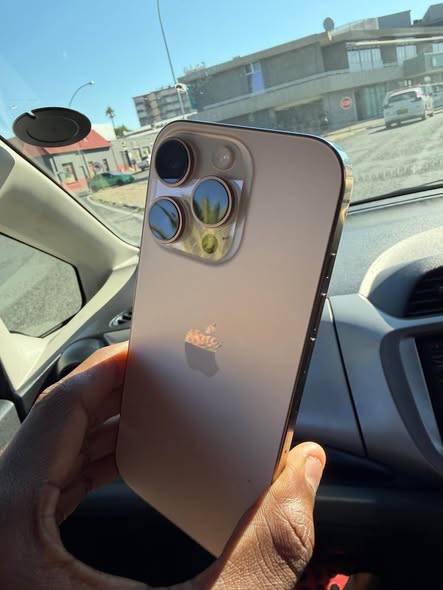iPhone 16 Pro (iStore Version) – 256GB photo 3