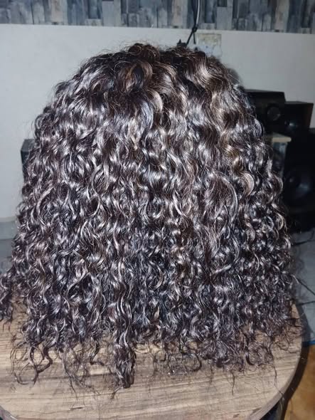 Preloved water wave wig photo 2