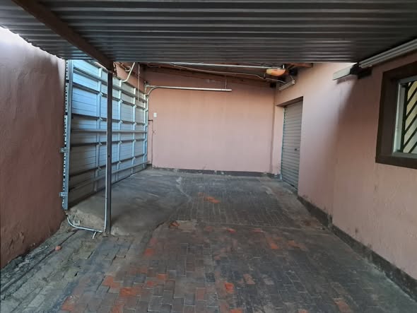 House available for Rent in old Rocky Crest photo 2