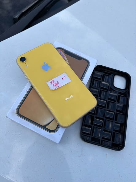 iPhone XR photo 1