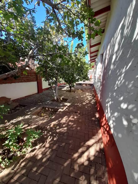 Freestanding house for sale photo 4