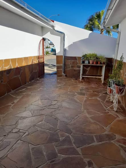 Freestanding house for sale photo 2