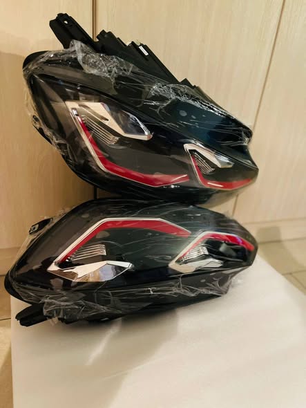 Brand new OEM 7.5 Headlights photo 3