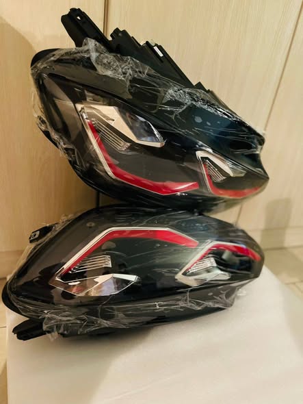 Brand new OEM 7.5 Headlights photo 2