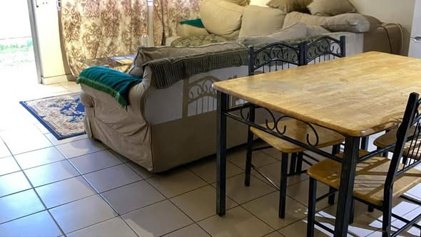 FLAT FOR SALE photo 1