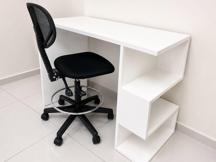 Studying table photo 1