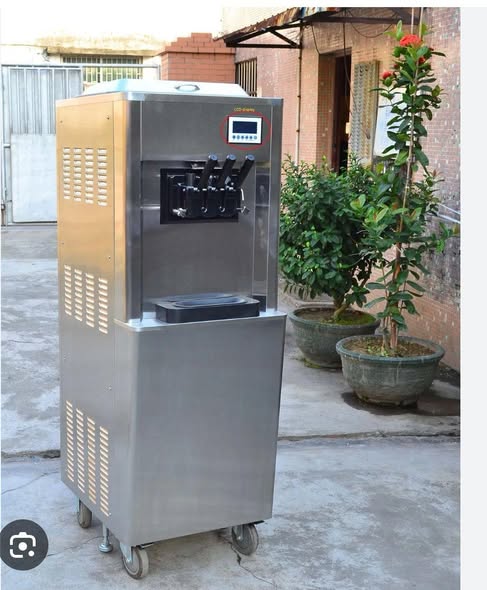 Ice cream machine photo 1