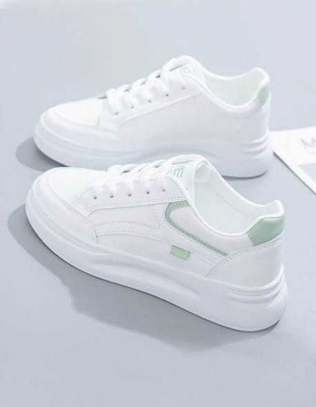 Casual Low-cut Sporty Sneakers. photo 1