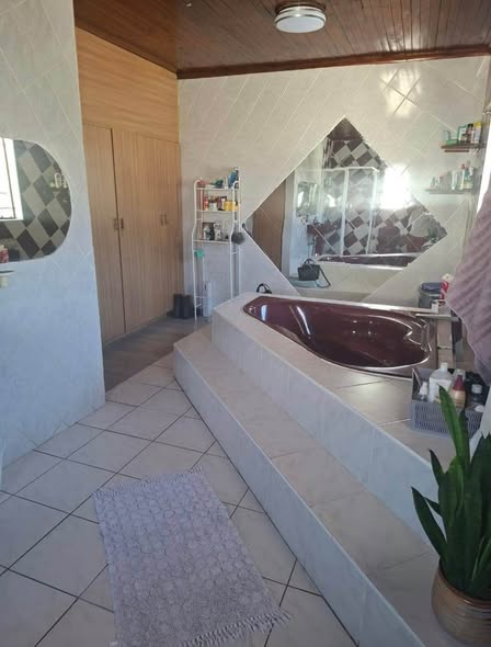 Beautiful and very spacious family home located in Pionierspark ext 1 photo 5