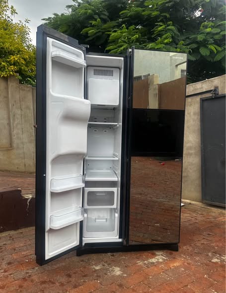 Samsung Double door Fridge and Freezer photo 4