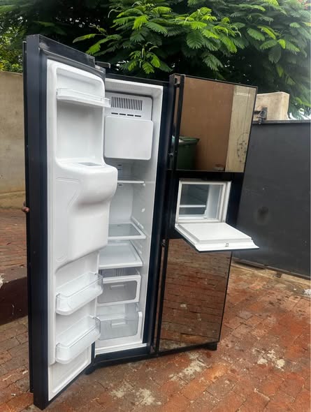 Samsung Double door Fridge and Freezer photo 3