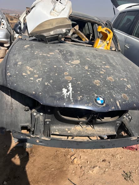 Stripping cars for part photo 4