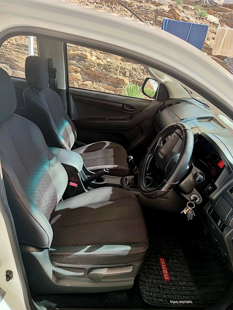 2016 ISUZU KB 250 D-TEQ LE DC FOR SALE BY OWNER photo 5