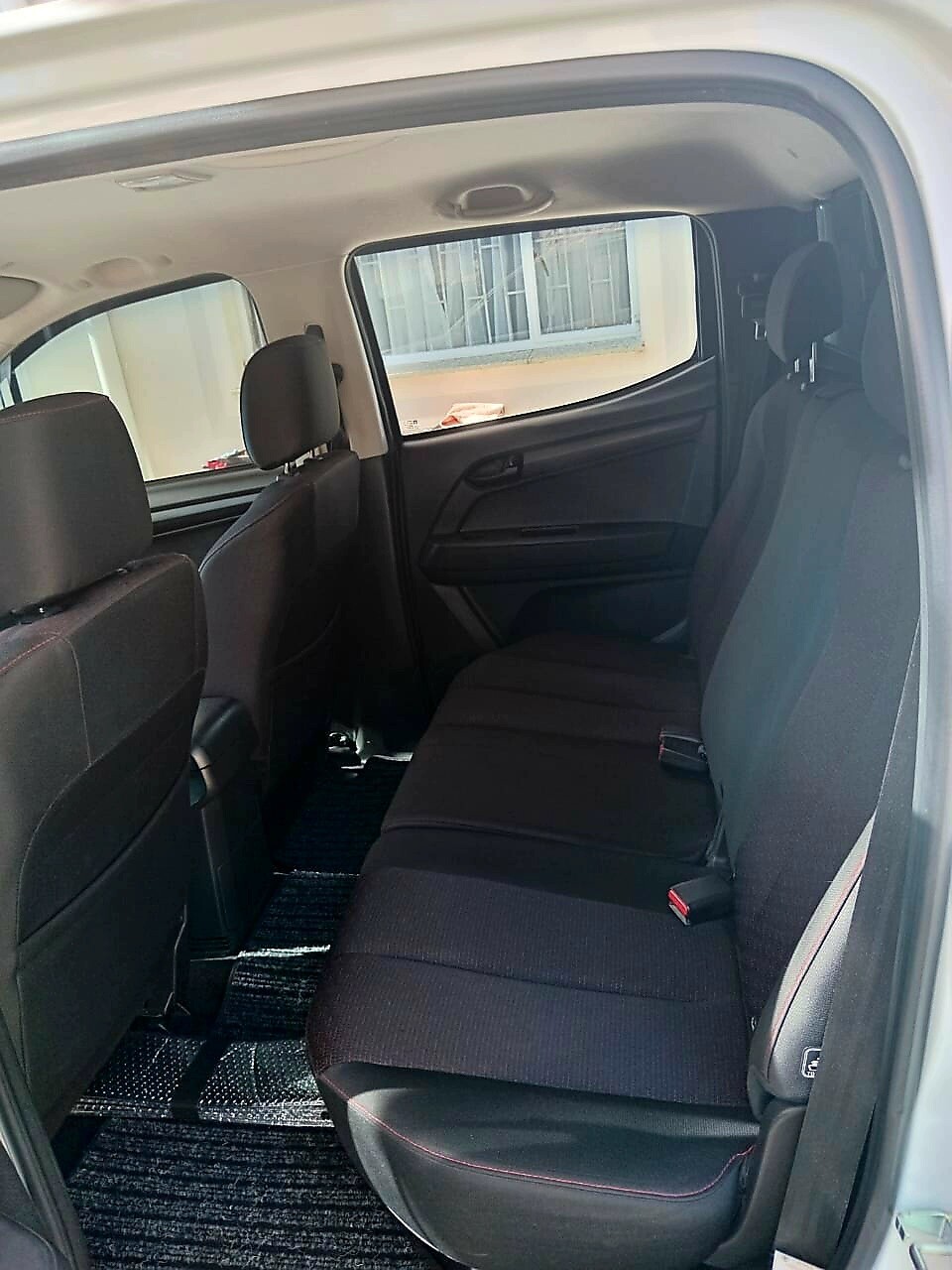 2016 ISUZU KB 250 D-TEQ LE DC FOR SALE BY OWNER photo 7