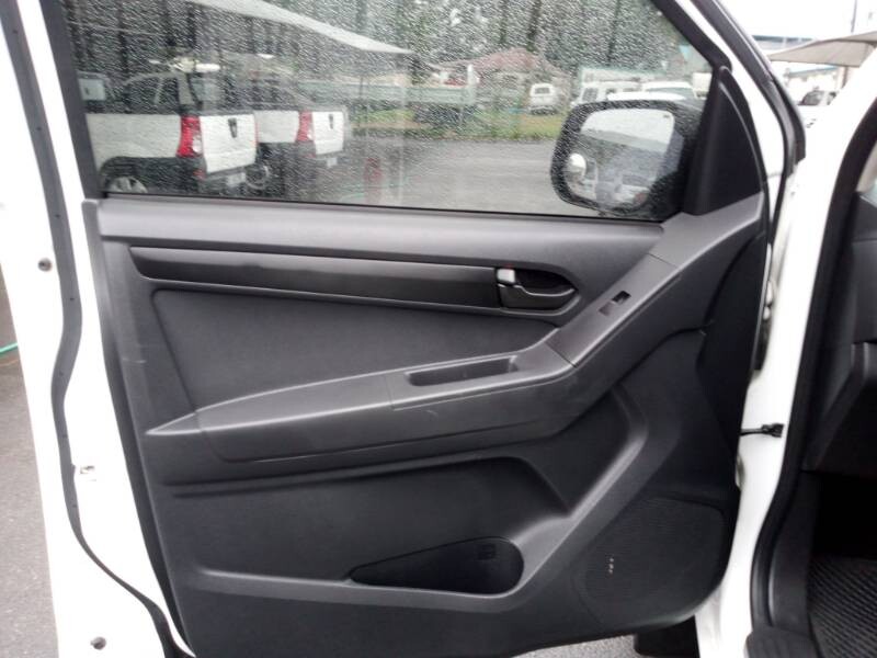 ISUZU D-MAX 250 HO HI-RIDER photo 8