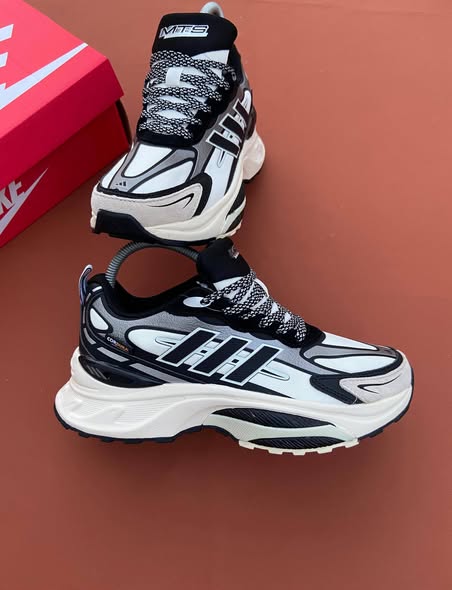 Different types of sneakers photo 3
