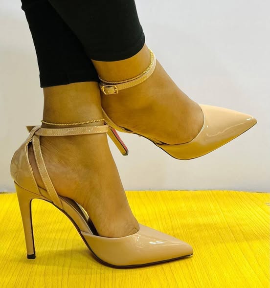 Ladies heels photo 2