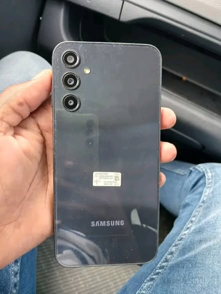 Samsung A24 photo 4