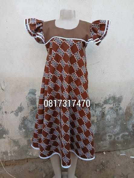Dress photo 1